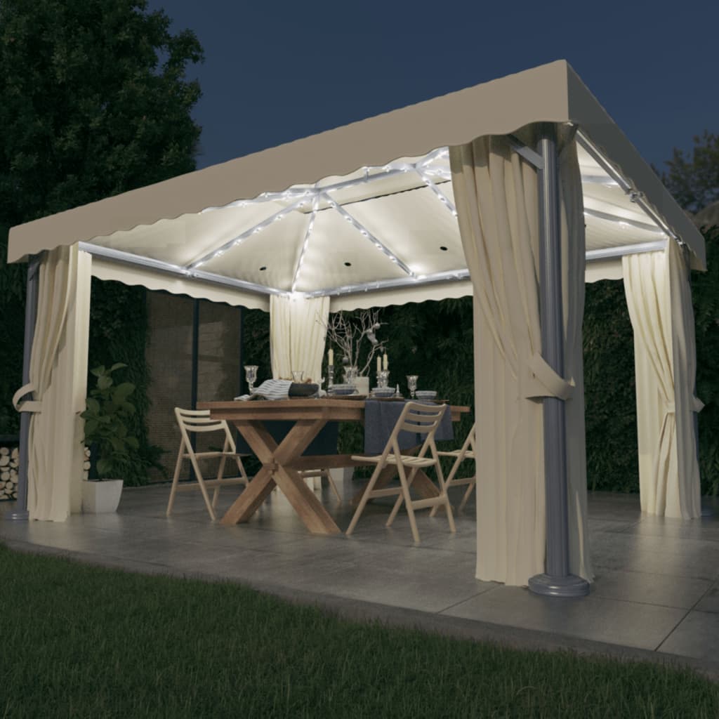 Gazebo Con Tende E Stringa Di Luci Led