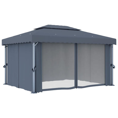 Gazebo Con Tende E Stringa Di Luci Led